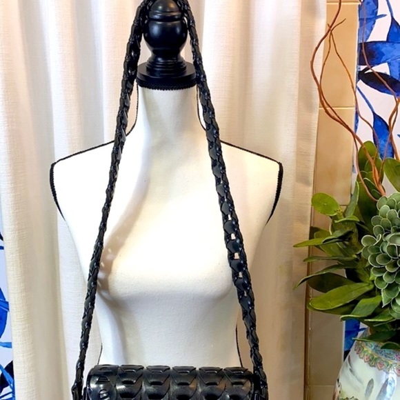 Women’s Black Weave Pattern Multi Pockets Crossbody Purse - Picture 10 of 10